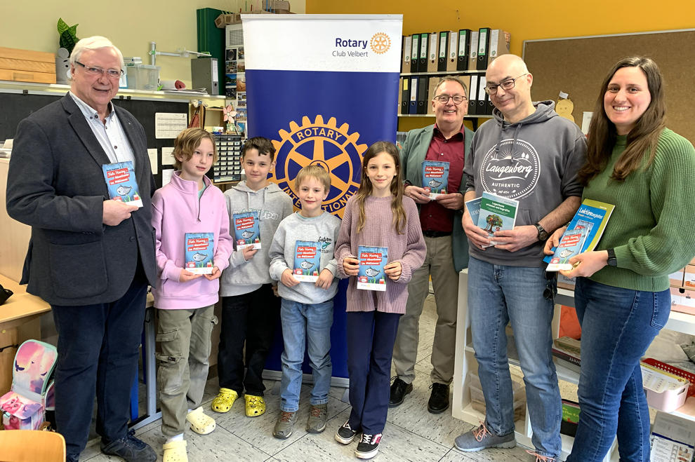 Rotary Club Velbert startet Buchübergaben